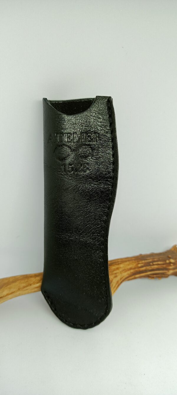 etui en cuir noir