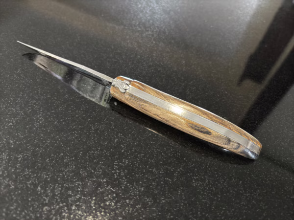 couteau_laguiole_outil_12CM_plein_manche_graver_frene_inox